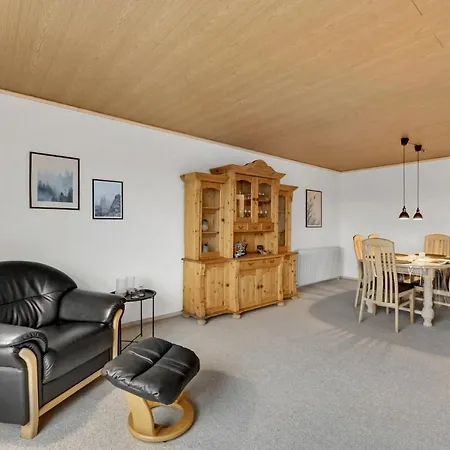 3 Bedroom Lovely In Prázdninový dům
