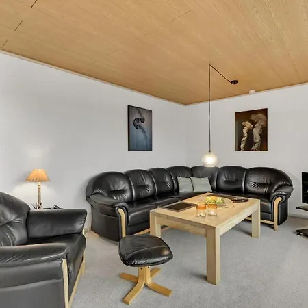 3 Bedroom Lovely In Prázdninový dům